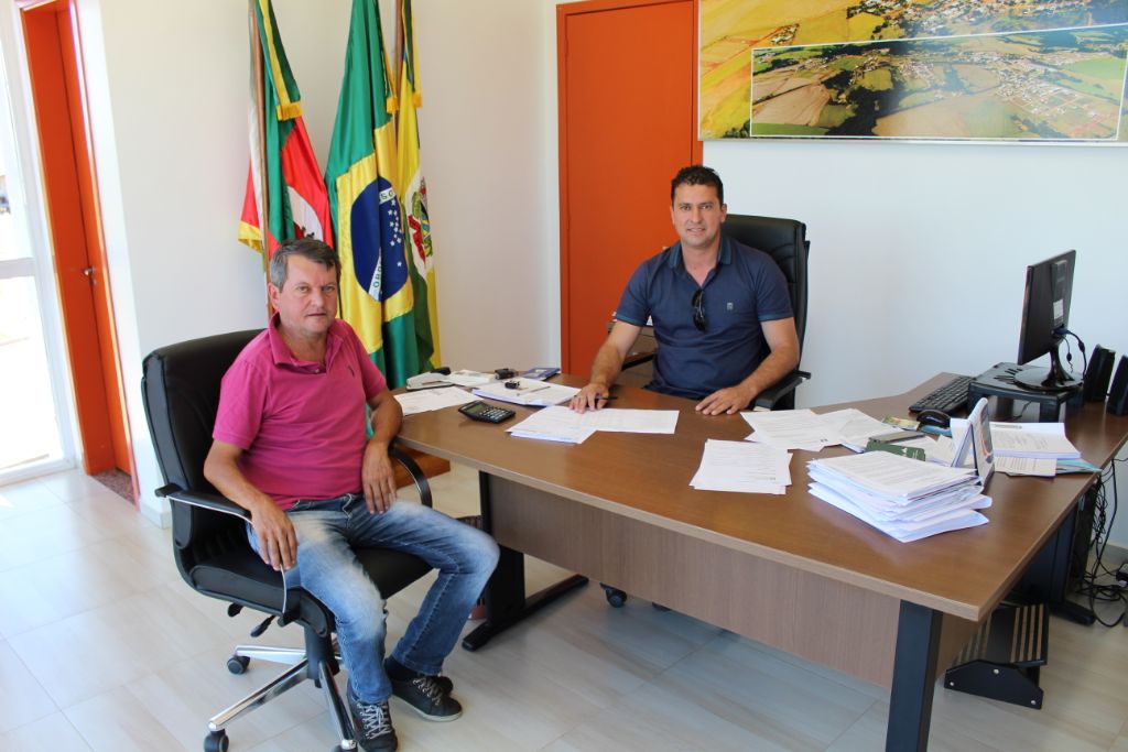 Prefeito Gilso Paz recebe a visita do futuro presidente da Câmara Municipal de Vereadores
