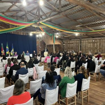 Sessão Solene homenageia Corais do Município
