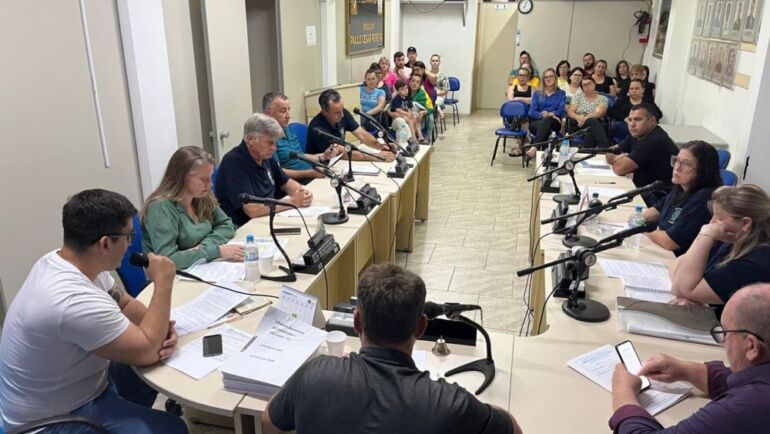 INFORMATIVO DA CÂMARA DE VEREADORES DE TIO HUGO/RS (SESSÃO 14 DE OUTUBRO)