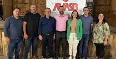 Lideranças de Tio Hugo participam de encontro regional da AVASB em Fontoura Xavier
