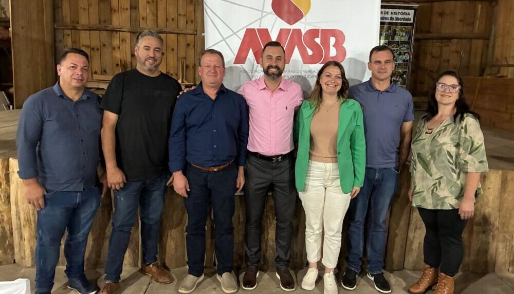 Lideranças de Tio Hugo participam de encontro regional da AVASB em Fontoura Xavier